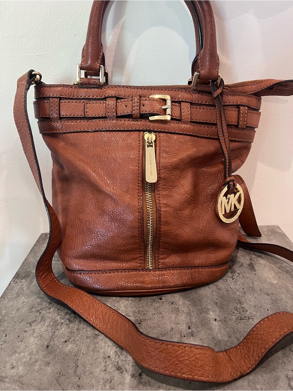 Michael Kors pebbled leather Kingsbury bucket bag